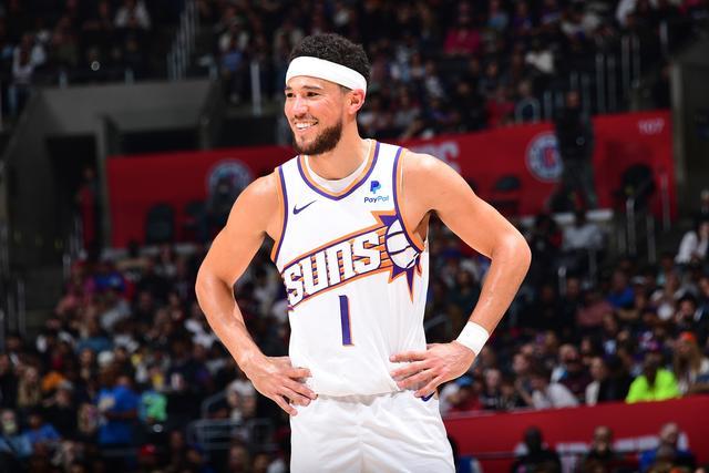 中国男篮65-60荷兰男篮，赛后球员表现评分：3满分4优秀 2及格